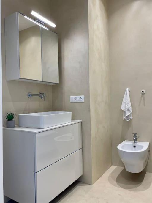 Ad Appena 50 Metri Dal Mare! Apartment ตราปานี ภายนอก รูปภาพ